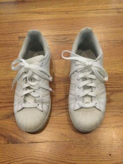 Woman’s Shoes Size 7