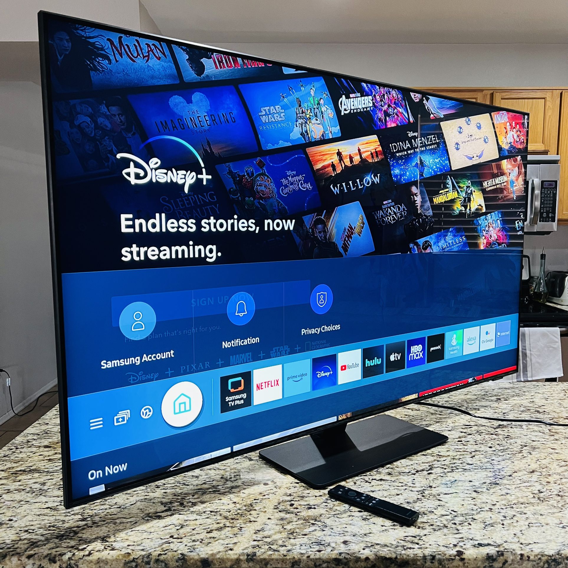 65” Samsung Smart Tv UHD HDR 4k! Excellent Picture