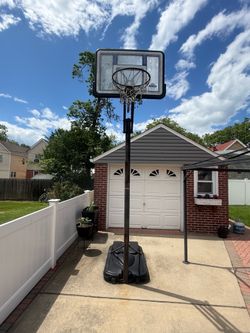 Basketball stand