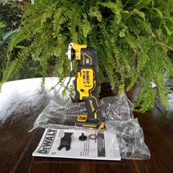 DeWalt.  20v New XR.  Multi Tool.  Brushless.  M. W / Blades 