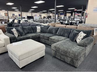 U Shape Sectional. 🚚WE DELIVER🚚