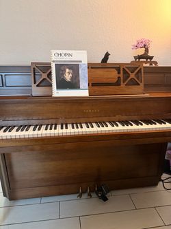 Yamaha upright piano