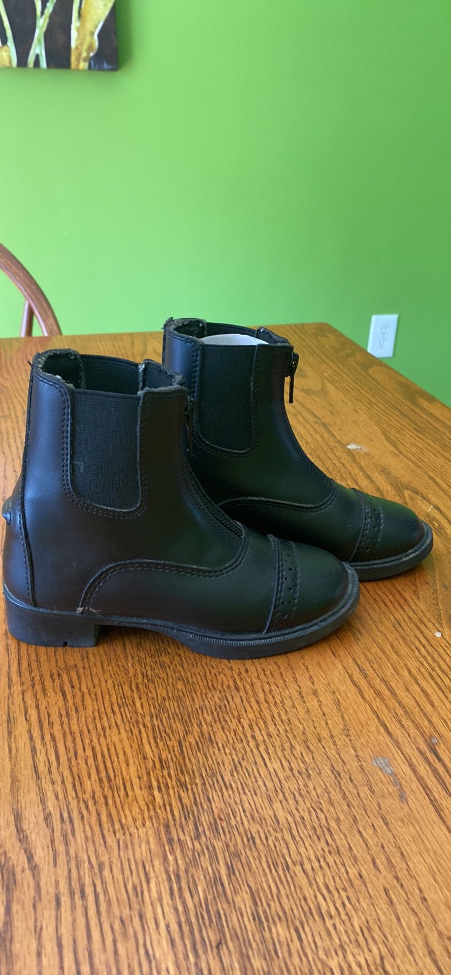 Girl’s Leather Boots-size 8