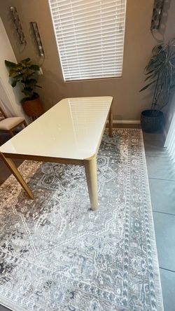 Dining table    Glass/wood