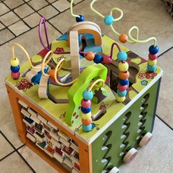 Zaney Zoo Children’s Wooden Activity Center