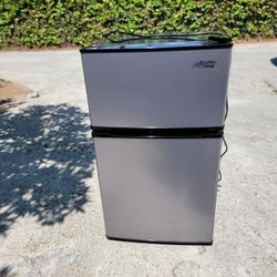 Arctic King Stainless steel 3.2cu.ft.Two Door Mini Fridgge With Top Freezerr