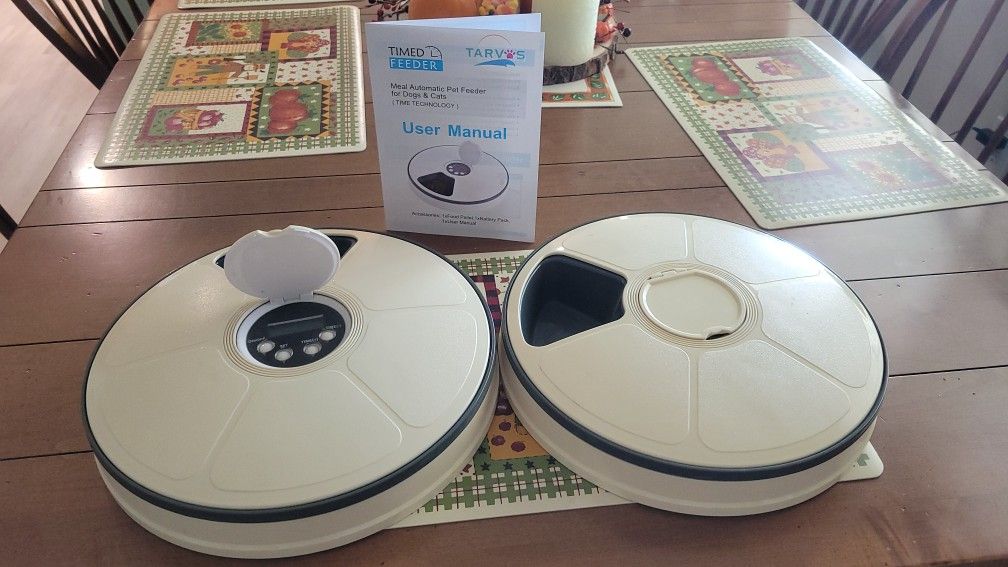 Timered Dog Or Cat Feeders (2)