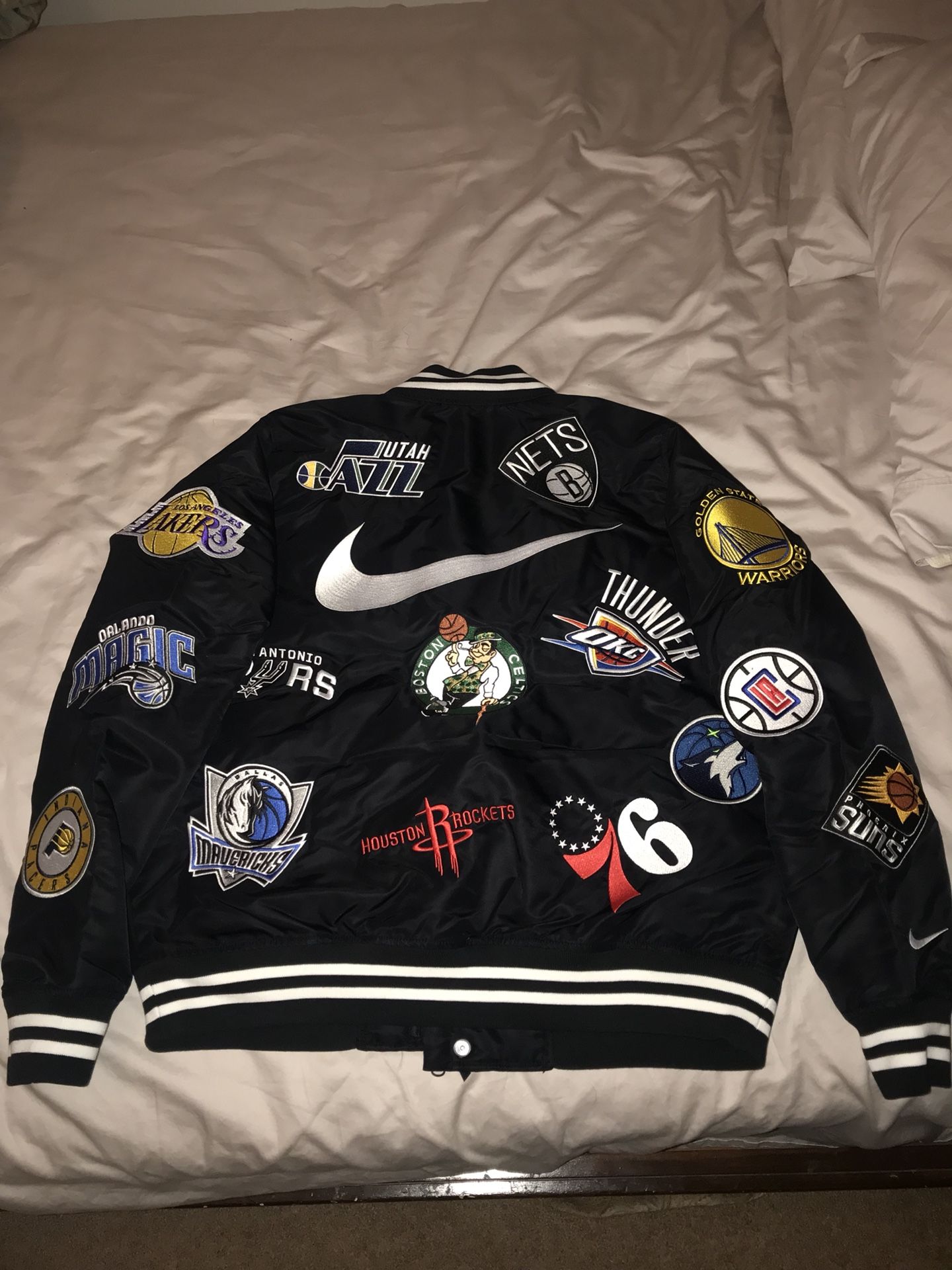 Supreme x Nike NBA Warm-Up Jacket LARGE for Sale in Los Angeles