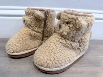 GAP Sherpa Bear Boots - Holiday Brown Size 9