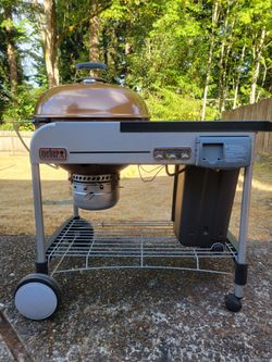 Weber Performer Deluxe 22-Inch Charcoal Grill