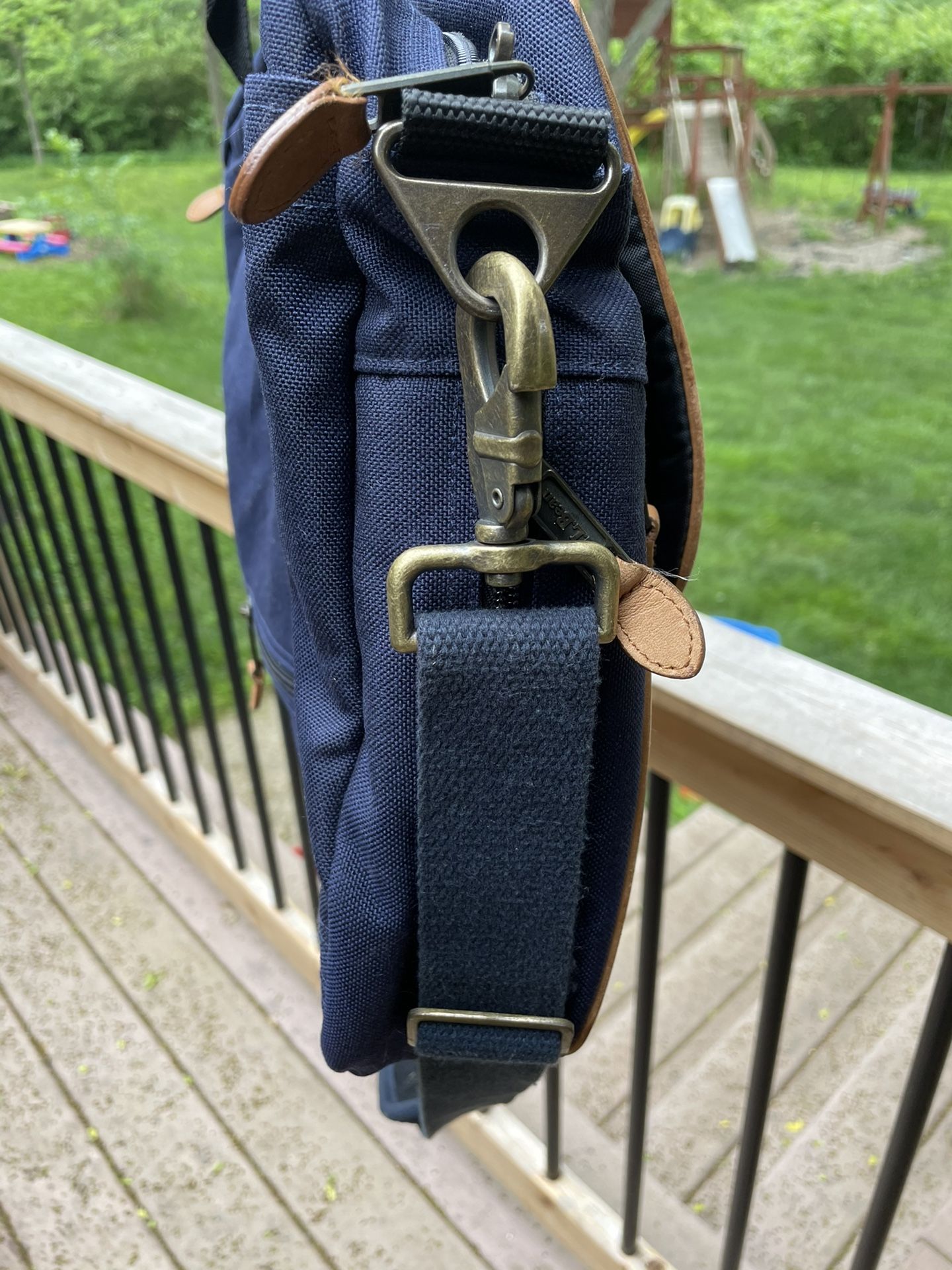 L.L. Bean VTG Deluxe Messenger Bag