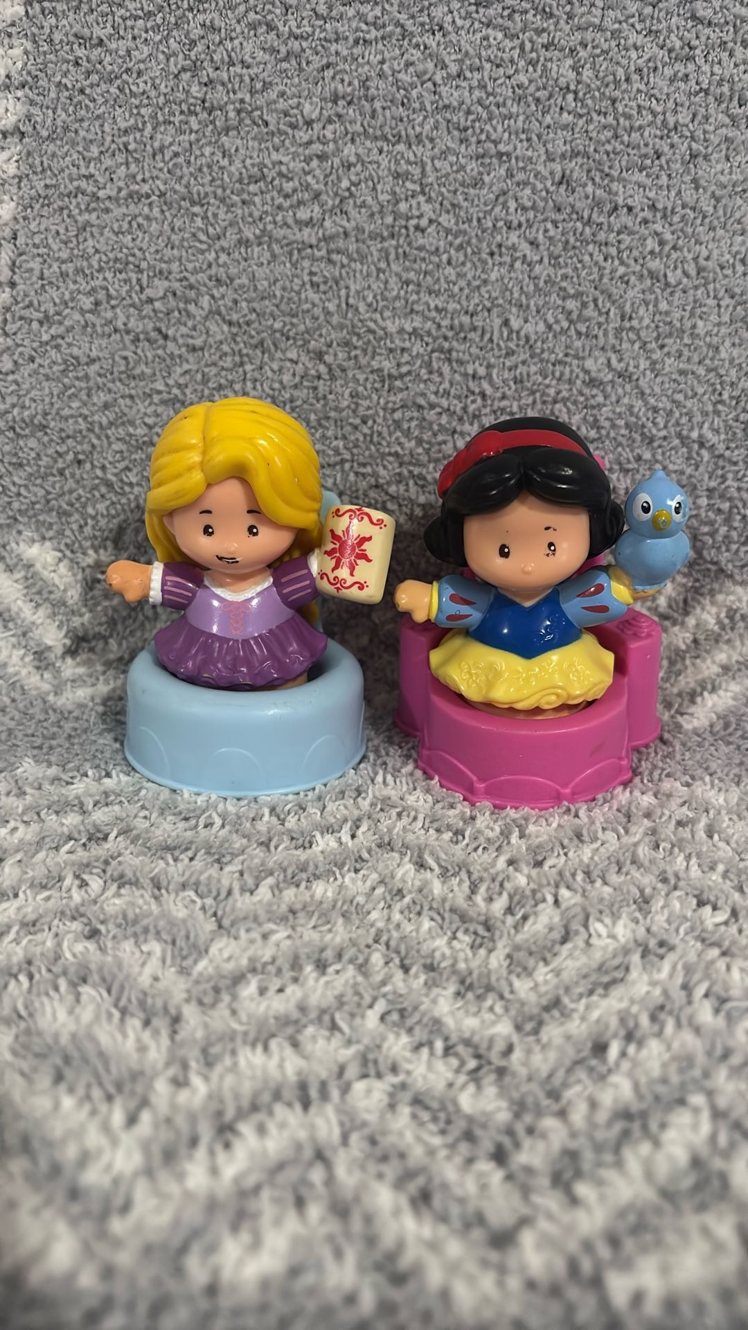 Fisher Price Little People Disney Princess Rapunzel & Snow White With Chairs