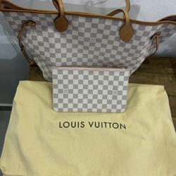 LOUIS VUITTON Purse (Neverfull MM) Like new, used only once.