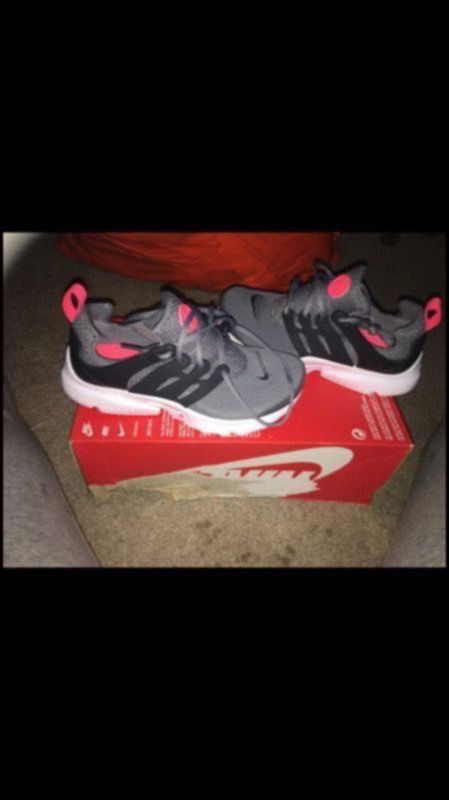 Brand new huaraches size 2Y