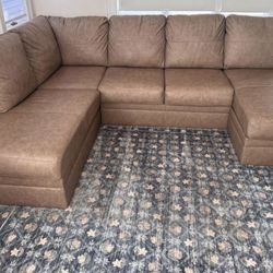 Excellent Condition Leather Sectional Sofa - Wrong Configuration Delivered