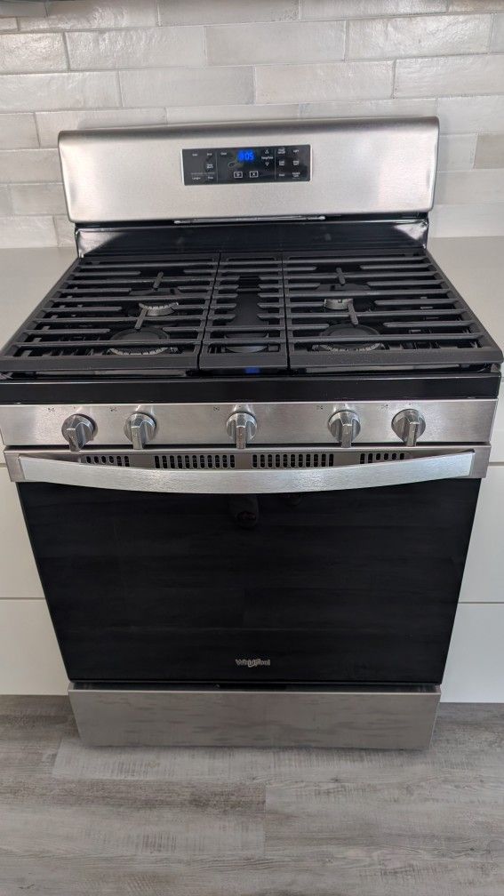 Whirlpool Gas Stove / Whirlpool Above Stove Microwave