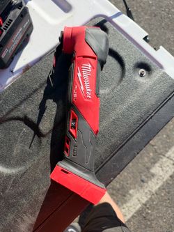 Milwaukee M18 Fuel Oscillating Multi-Tool