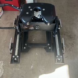Curt 16k Lb Fifth Wheel Hitch