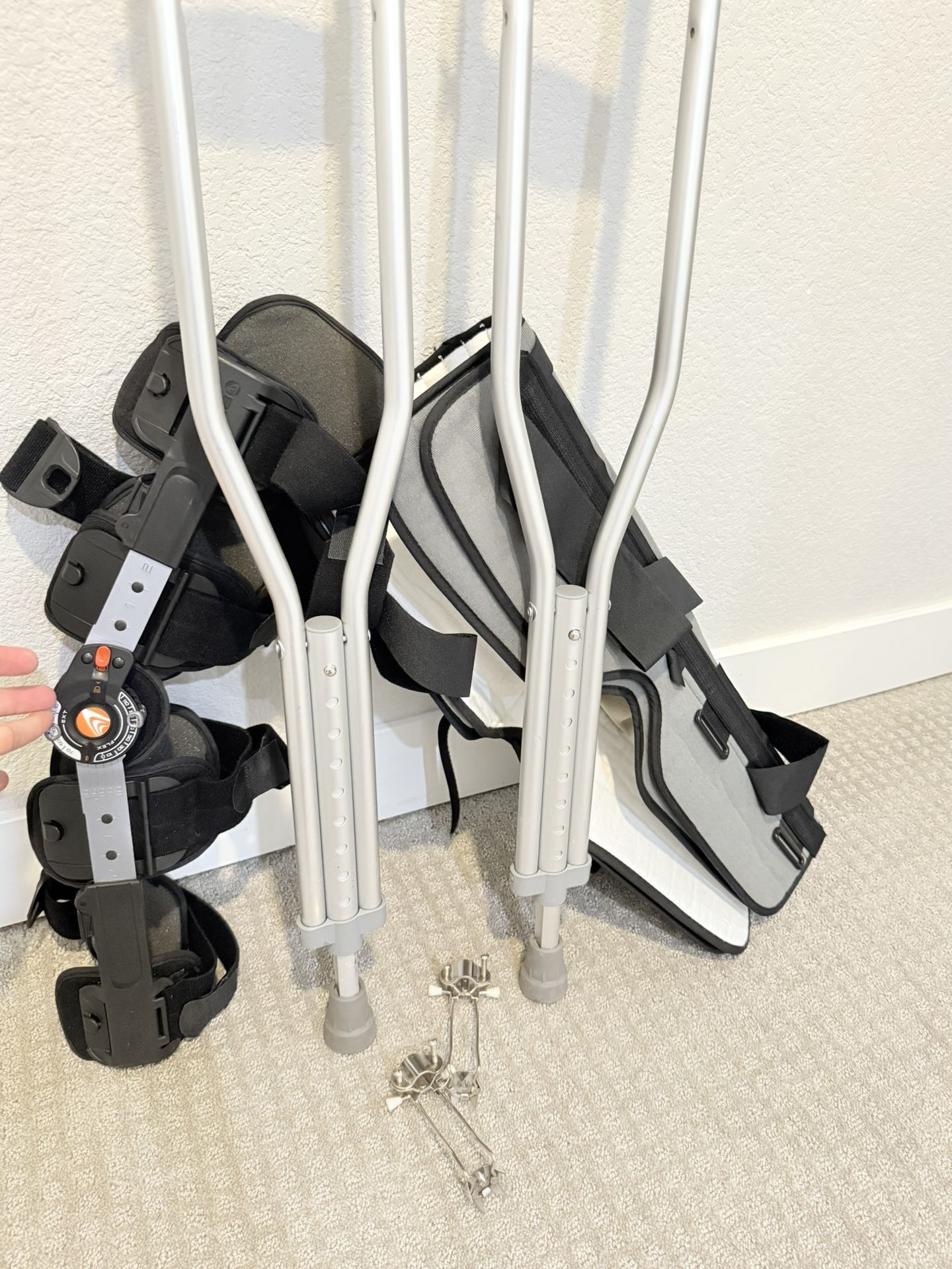 Crutches & Knee Braces