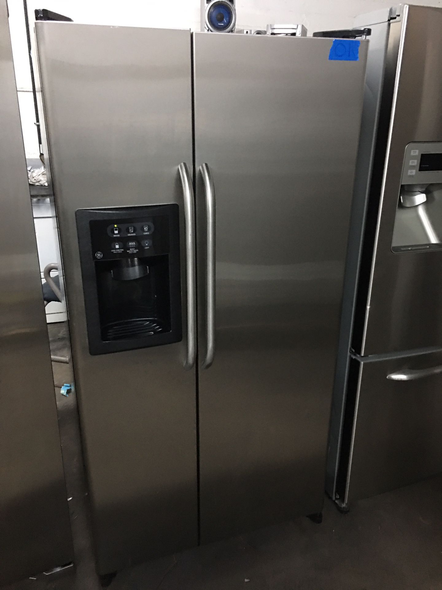 33” in wide GE profile fridge perfect working like new 90 days warranty