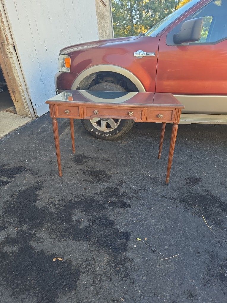 Desk Table w/glass top