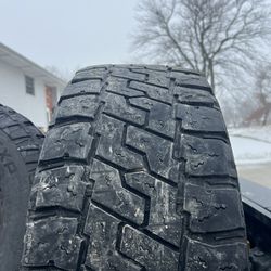 Lt295/70r18 Tires
