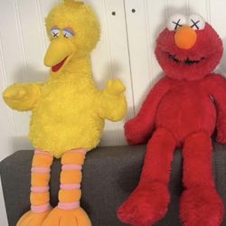 KAWS X SESAME ST exclusive Plushies 