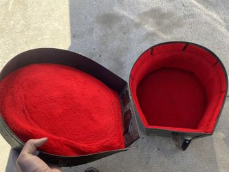 Red velvet drum case 14” diameter inside 10” deep. Missing clip for strap.