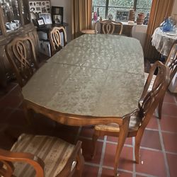 Dining Table With Six Chairs The Table Has 2 Extension  Very Good Condition
