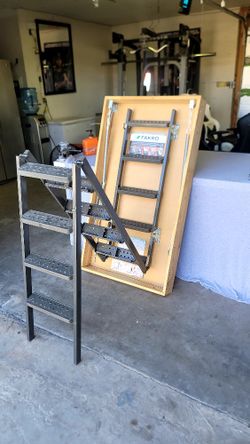 Fakro
LMS 10 ft. 1 in., 30 in. x 54 in. Insulated Steel Attic Ladder with 350 lb. Load Capacity Type IA Duty Rating