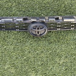 5th Gen Toyota 4Runner - TRD  OR Front Grill W/ Blackout Kit