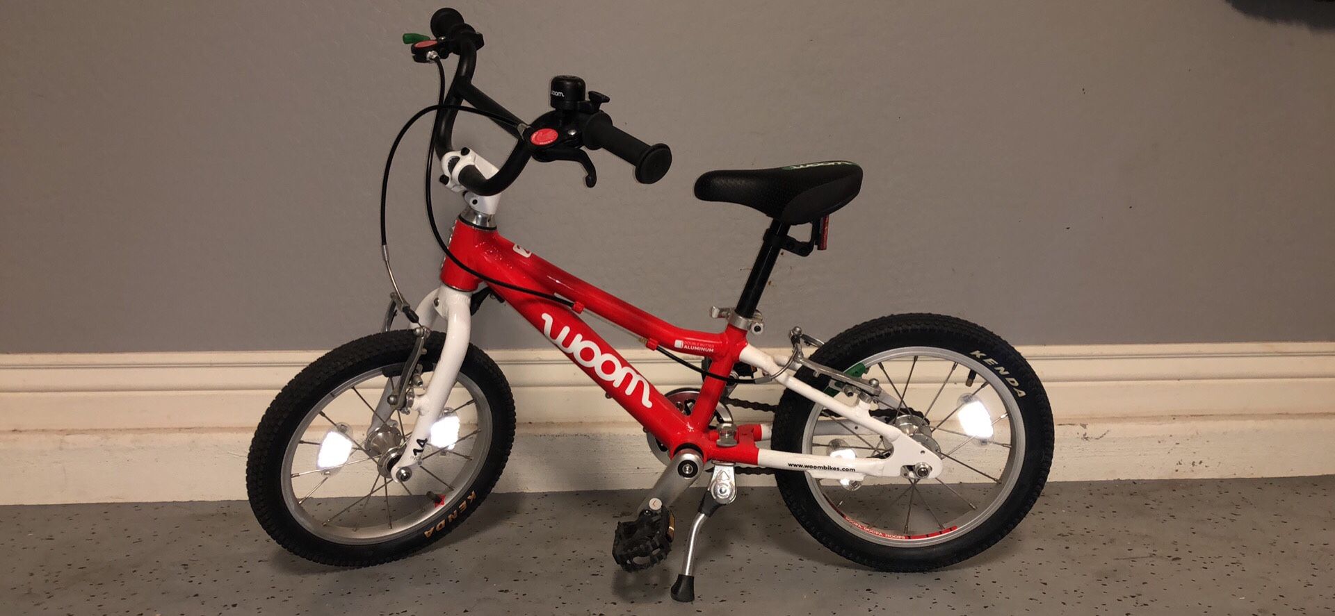Woom 2 Kids Bicycle, Red And White