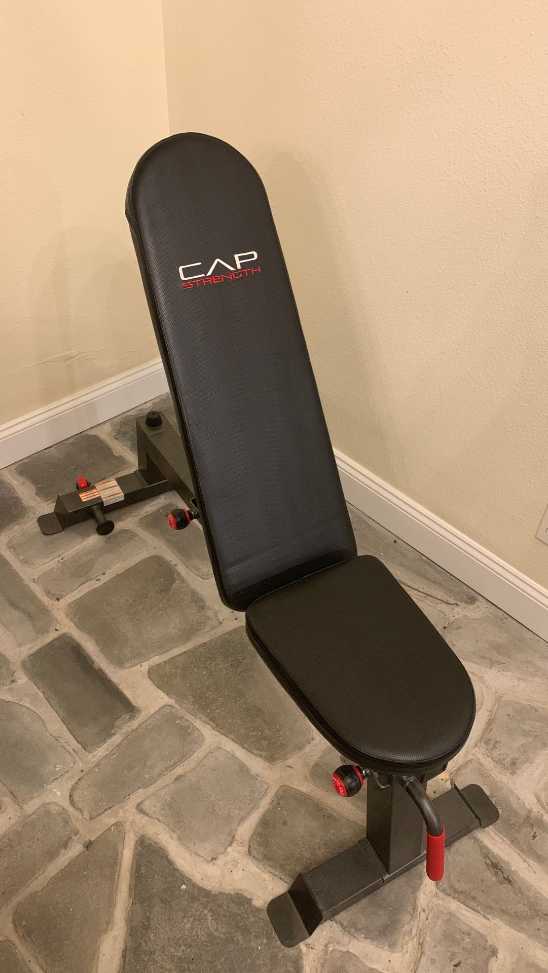 Adjustable Cap Strength Bench