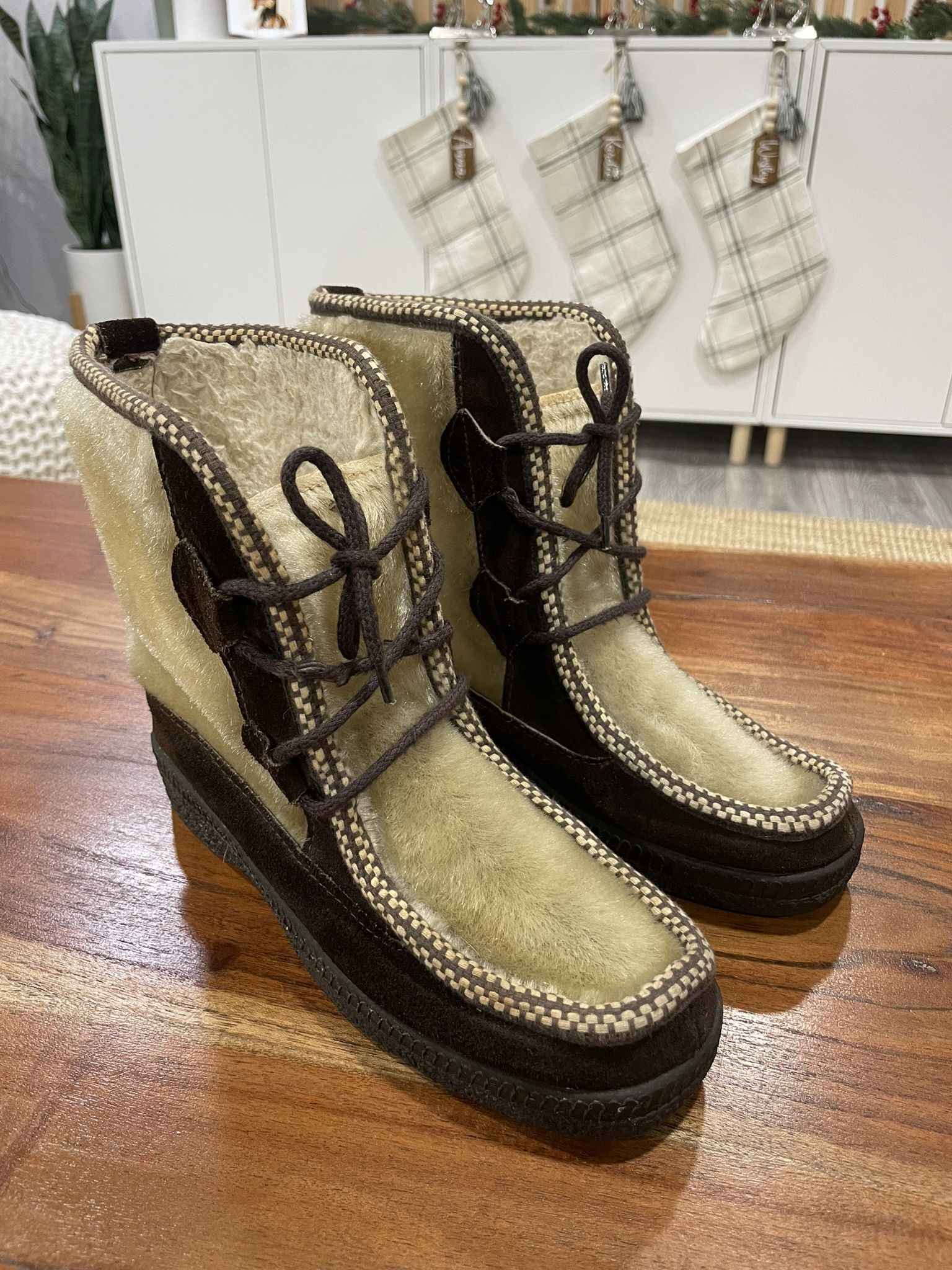 Vintage Women’s Ski Lounger Fur Boots Brown