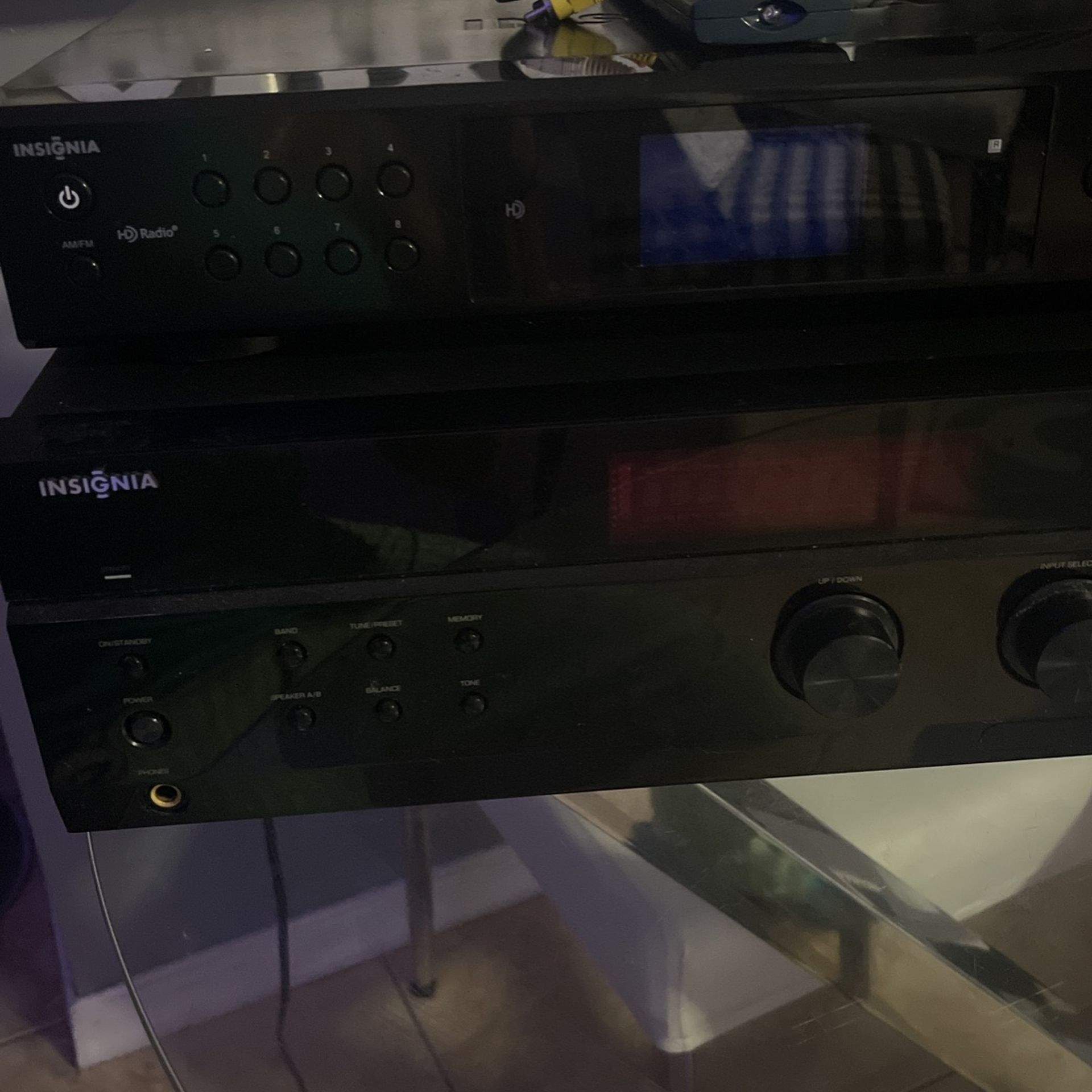 INSIGNIA NS-R2001 AM/FM stereo receiver