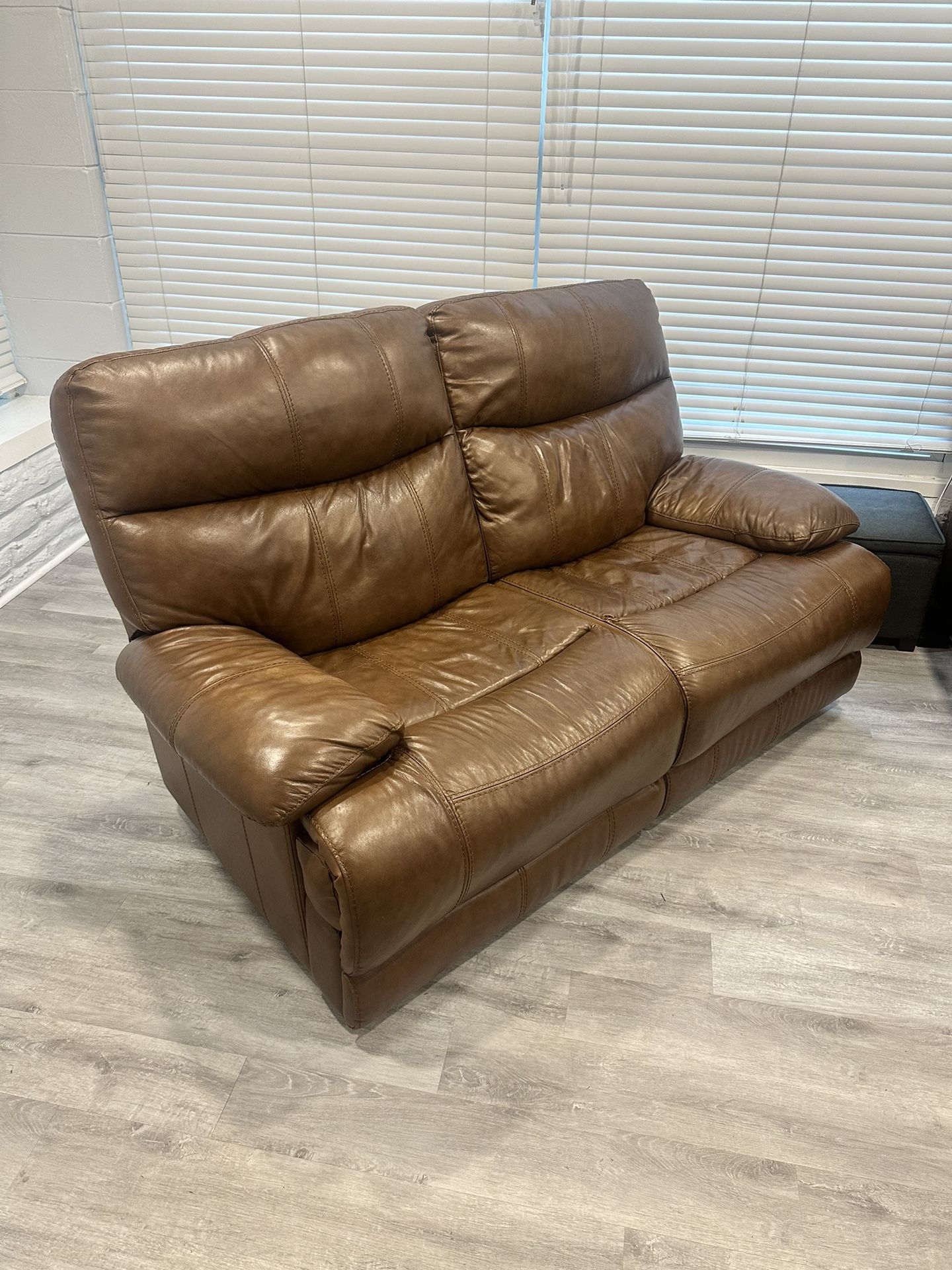 Brown Leather - Electric Reclining Loveseat