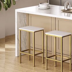 2 Bar Stools Excellent Condition 