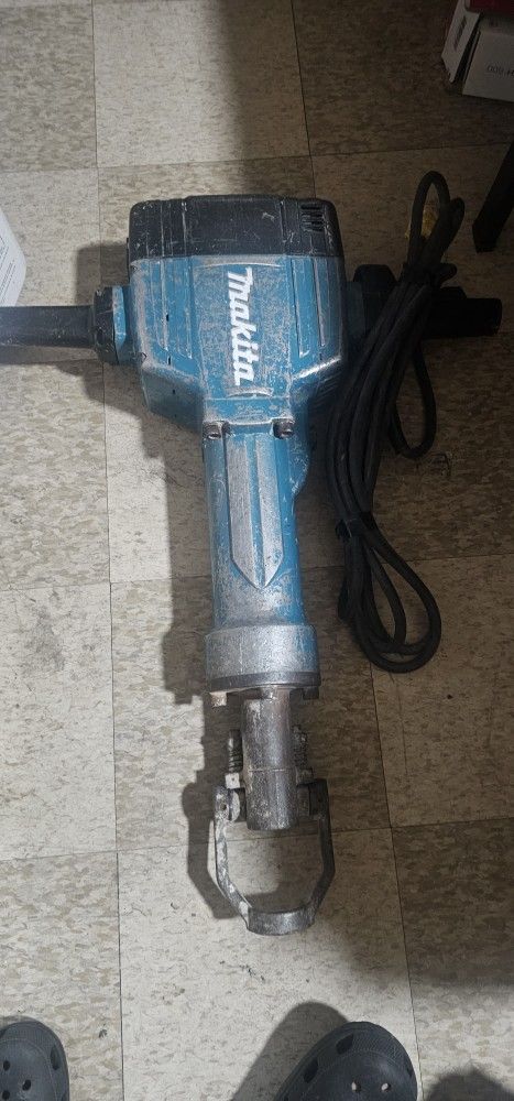 Makita Jack Hammer
