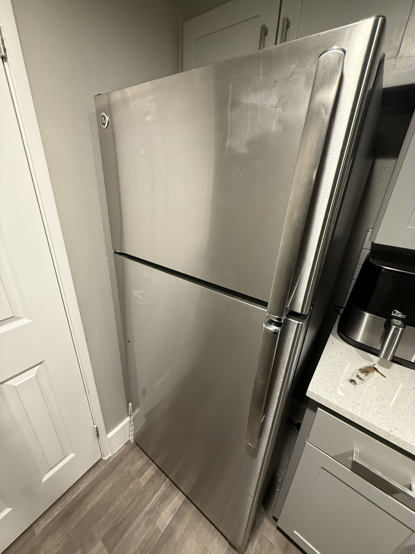 GE Refrigerator