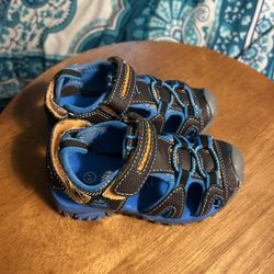 Toddler, water shoes, size 6T