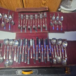 ANTIQUE Wm Rogers https://offerup.com/redirect/?o=TWZnLkNv. Original SilverPlate Flatware Fork Knife Spoon 50pcSET

