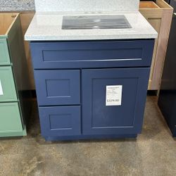 Shaker Navy Wood Bathroom Vanities 30 inch wide