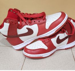 NEW Nike Dunk High LXX Shoes in White/University Red
