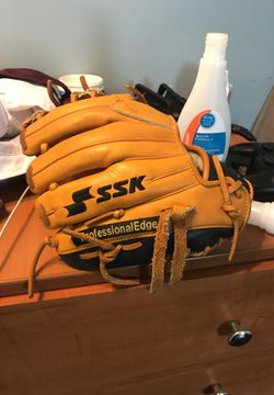 Ssk baseball glove