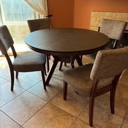 Dining Table & Chairs Set