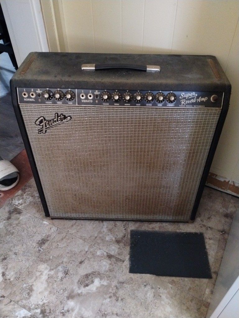 Fender Super Reverb Amp