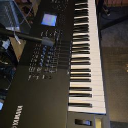 Yamaha Motif XF8 Keyboard