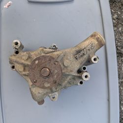 Small Block Chevy Edelbrock Standard Rotation Long Water Pump