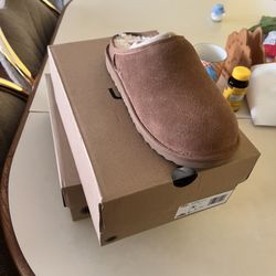 UGG 
