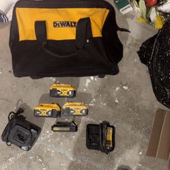4 Dewalt Battery’s + Both Charging Docks (All Dewalt)